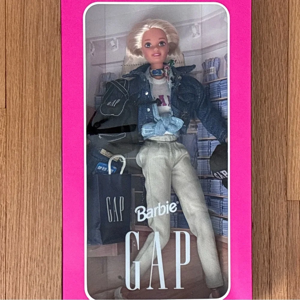 NWT BARBIE Vintage Gap Barbie Special Edition 1996.
